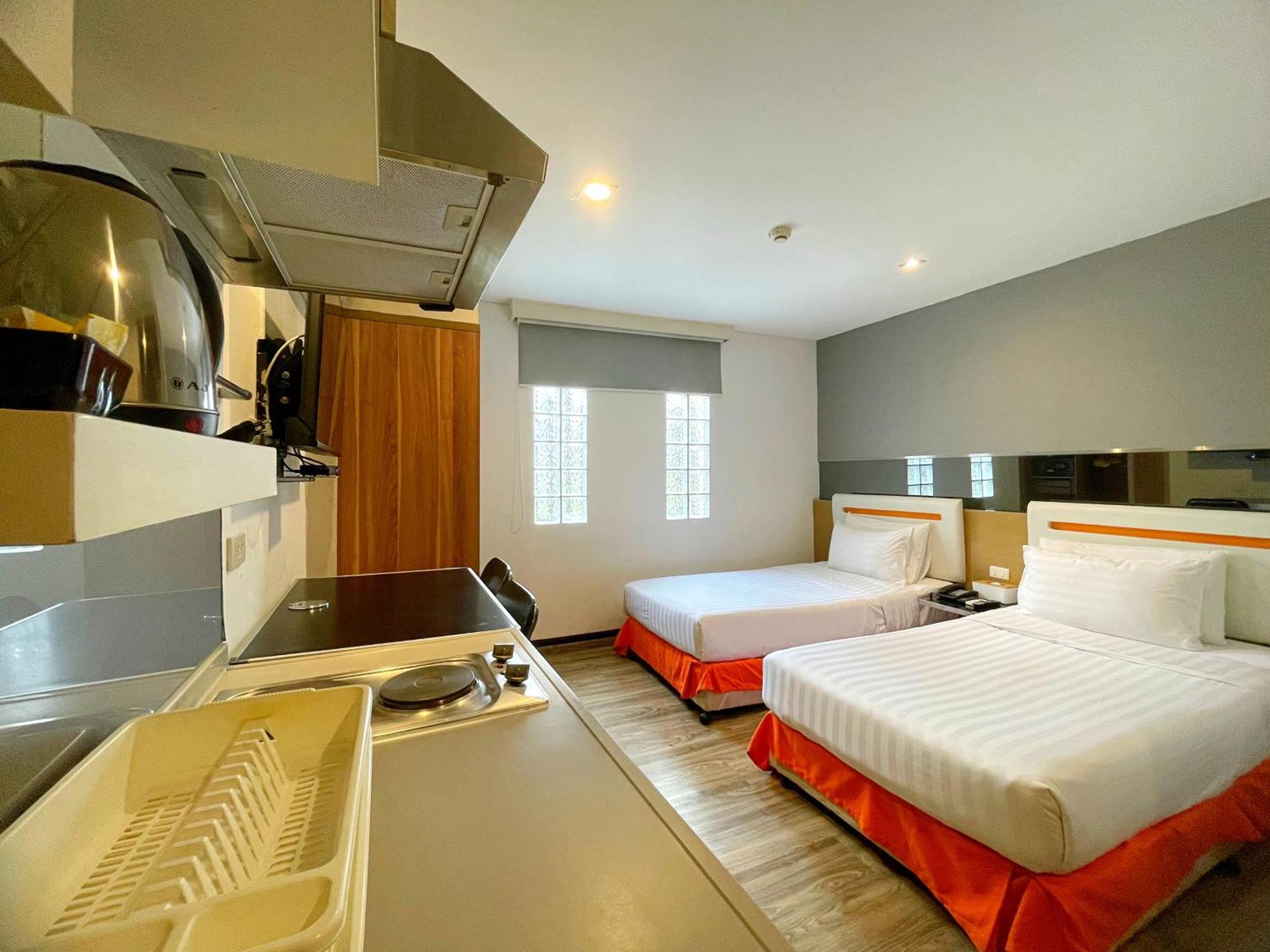 Arawana Express Phromphong Hotel Bangkok Luaran gambar