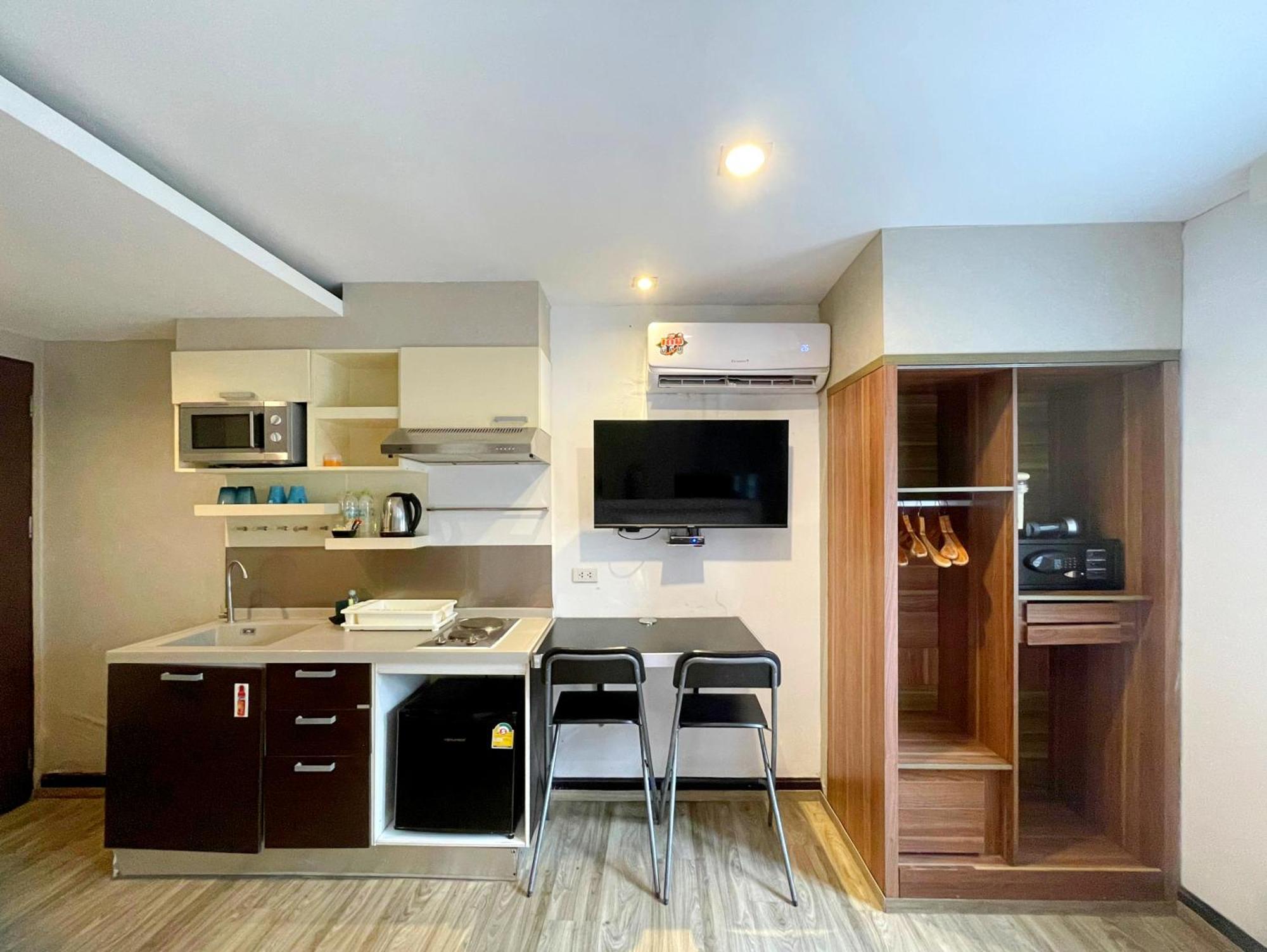 Arawana Express Phromphong Hotel Bangkok Luaran gambar