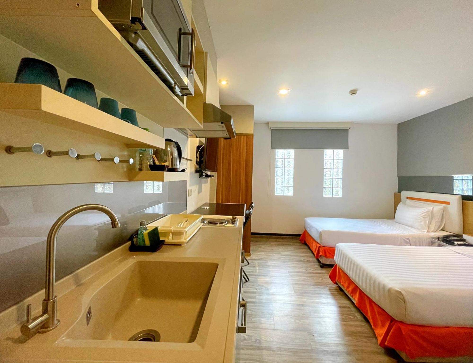 Arawana Express Phromphong Hotel Bangkok Luaran gambar
