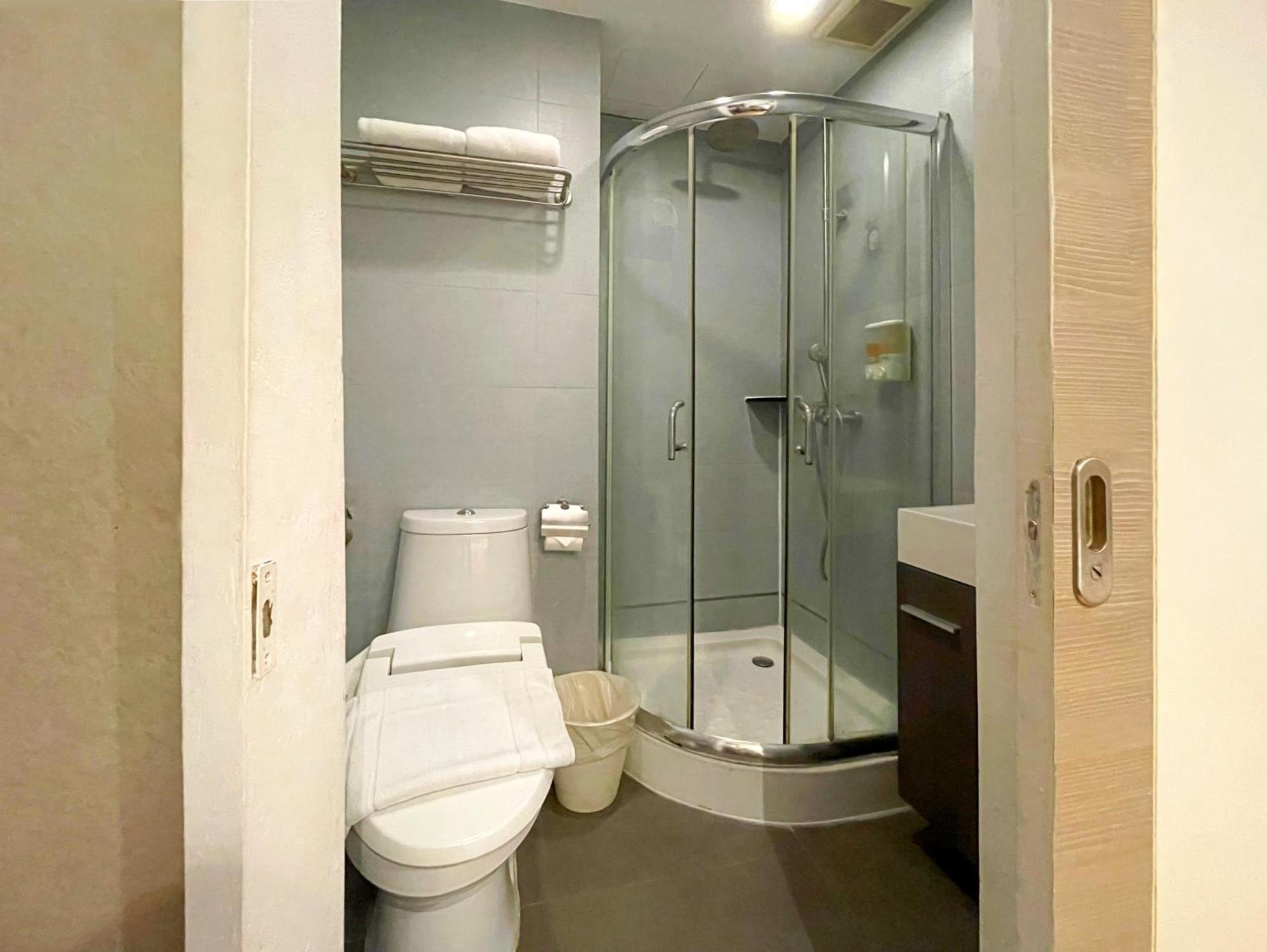 Arawana Express Phromphong Hotel Bangkok Luaran gambar