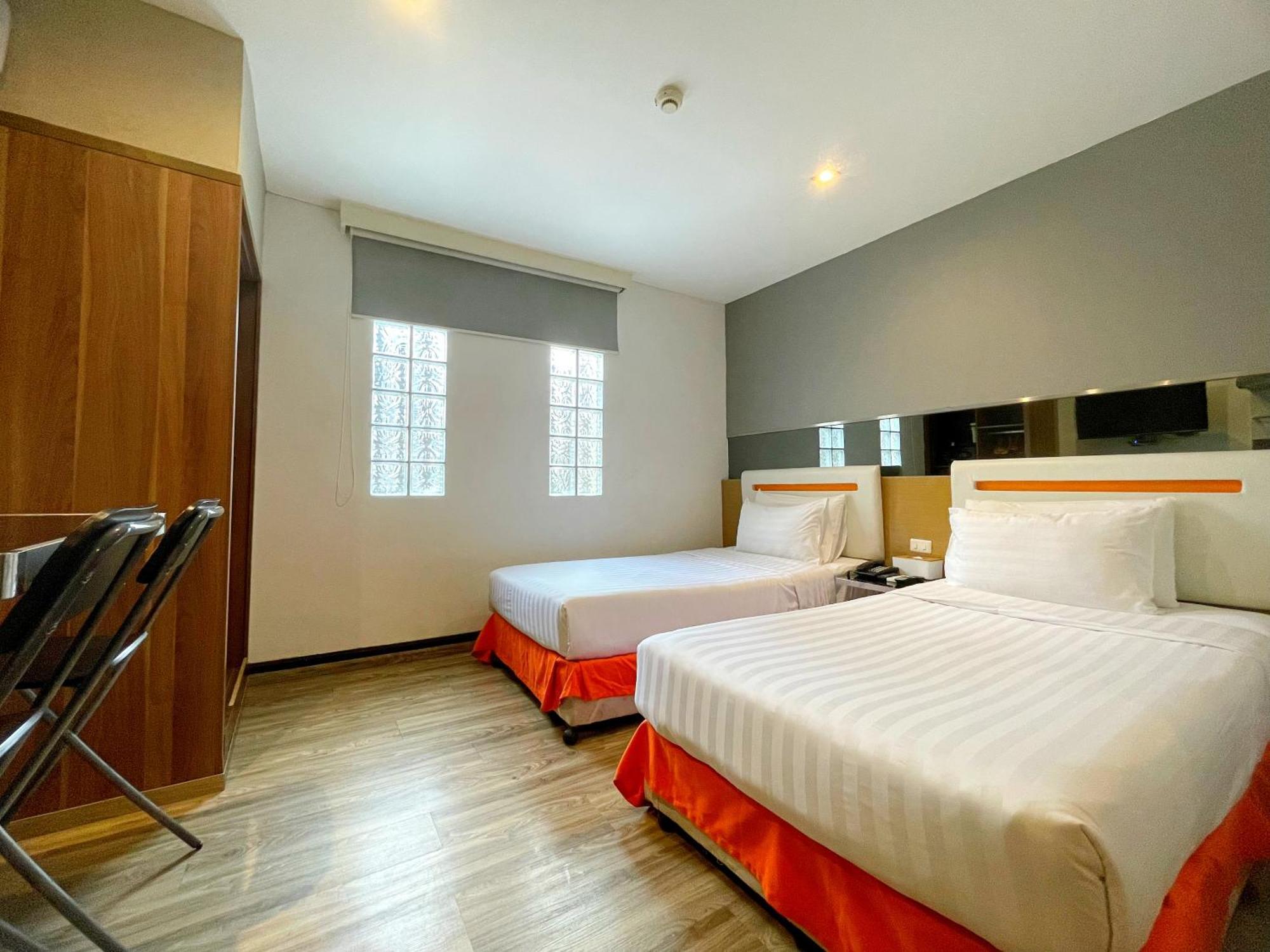 Arawana Express Phromphong Hotel Bangkok Luaran gambar