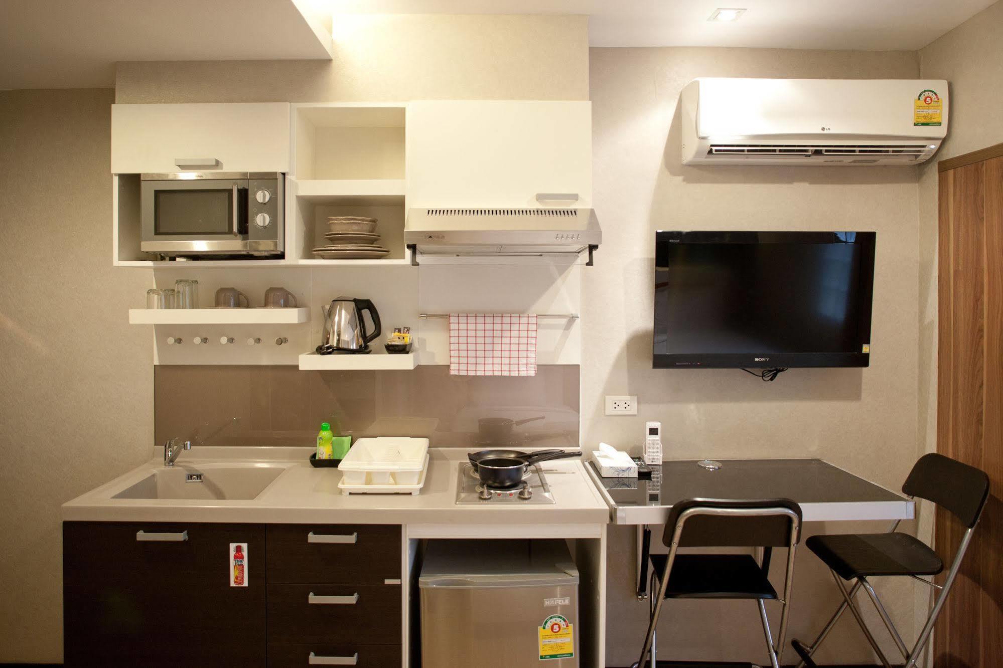 Arawana Express Phromphong Hotel Bangkok Luaran gambar