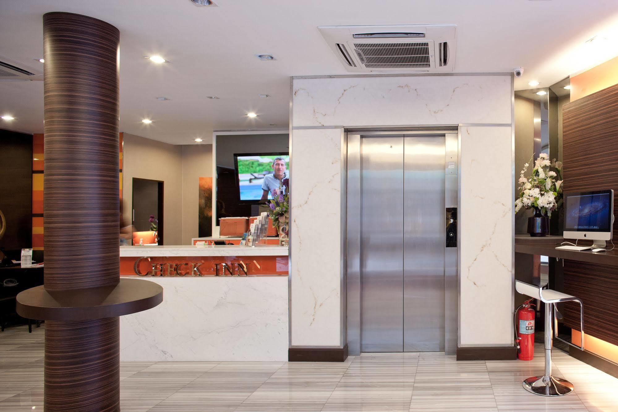 Arawana Express Phromphong Hotel Bangkok Luaran gambar