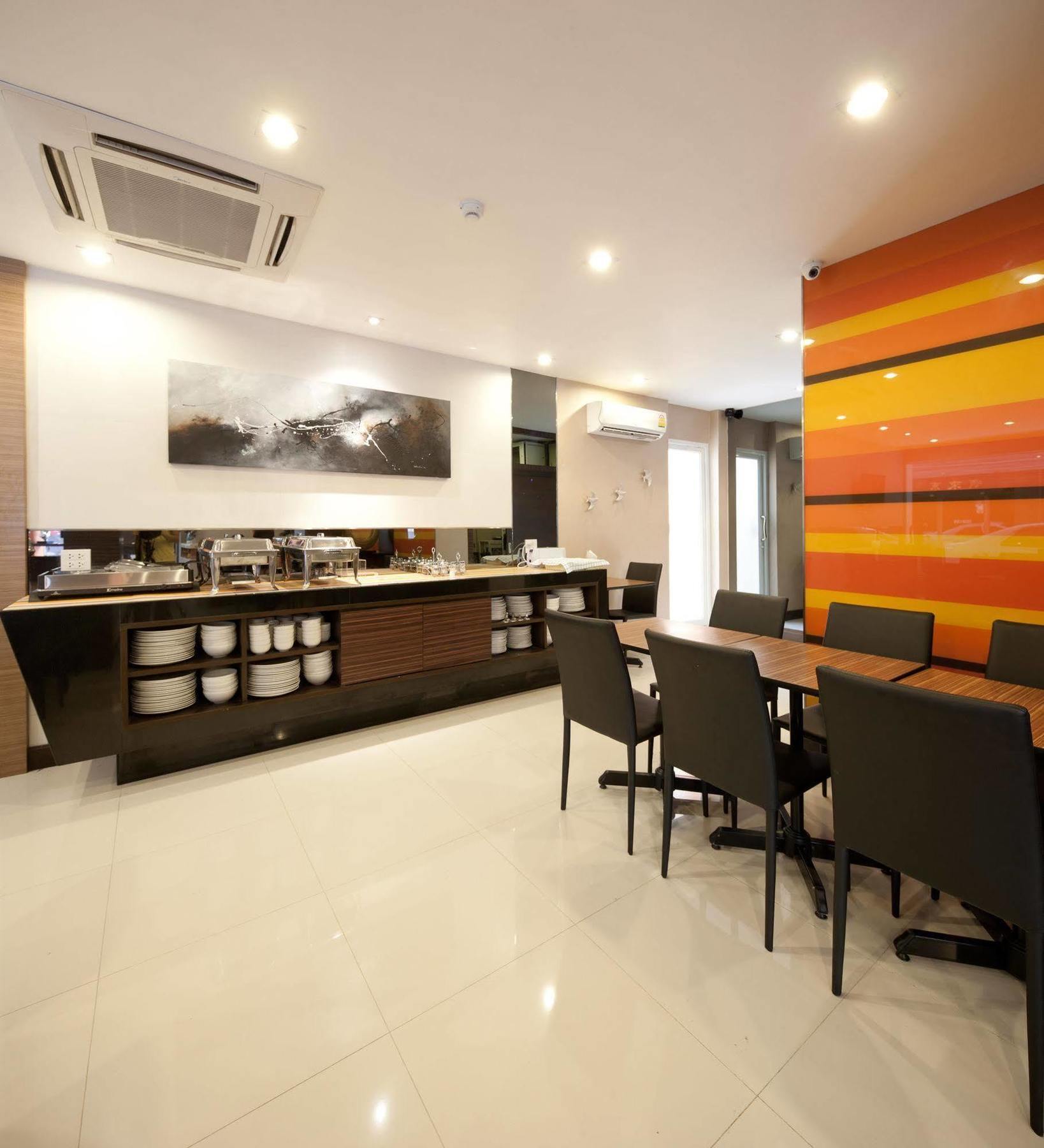 Arawana Express Phromphong Hotel Bangkok Luaran gambar