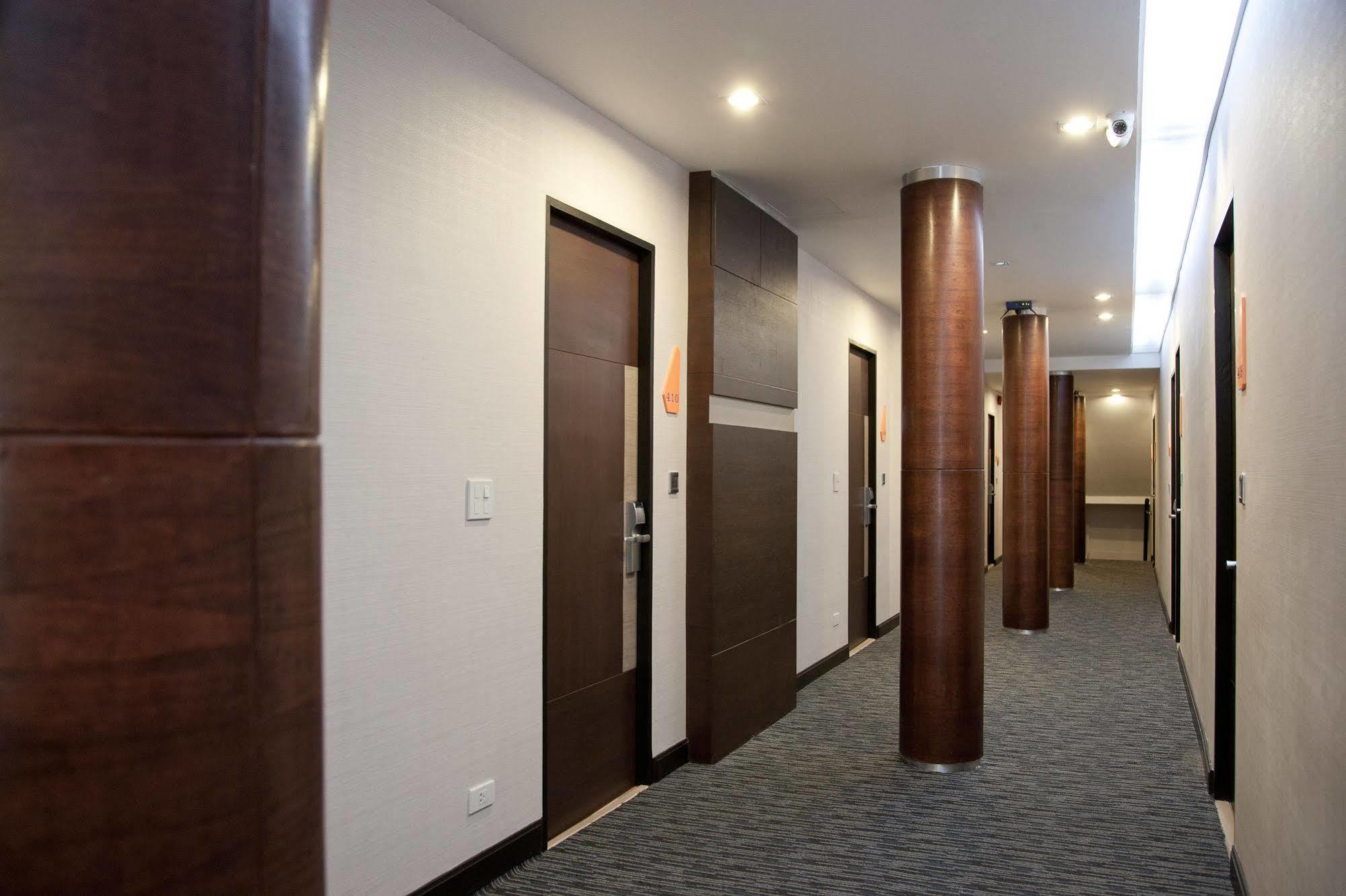 Arawana Express Phromphong Hotel Bangkok Luaran gambar